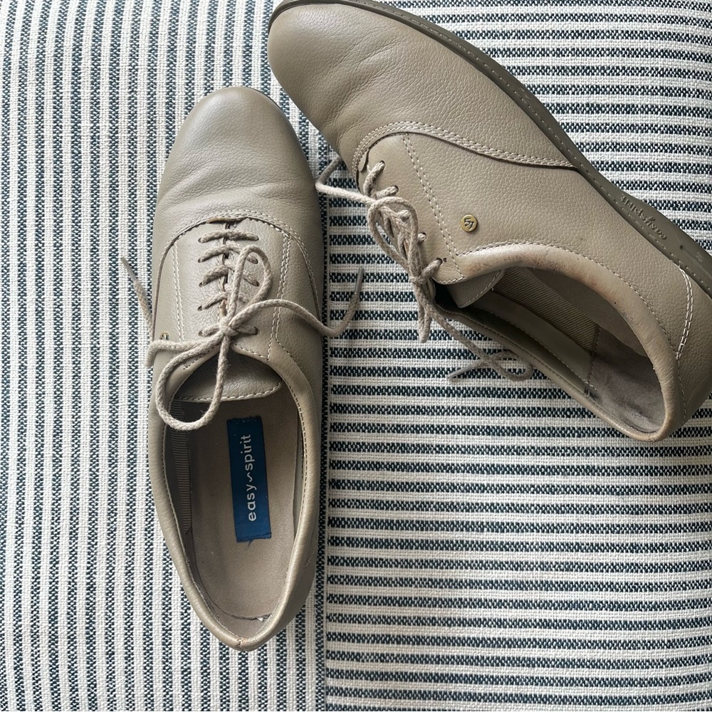 9.5N Easy Spirit ESMotion Taupe Leather Oxford Shoe - Picture 6 of 8